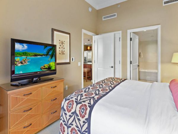Walk Out Luxury Maui Vacation Style Villa/Suite