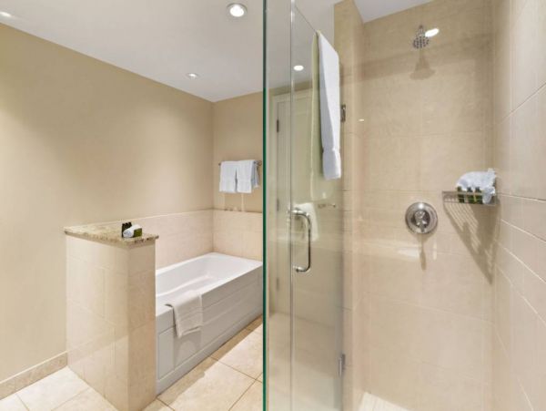Walk Out Luxury Maui Vacation Style Villa/Suite