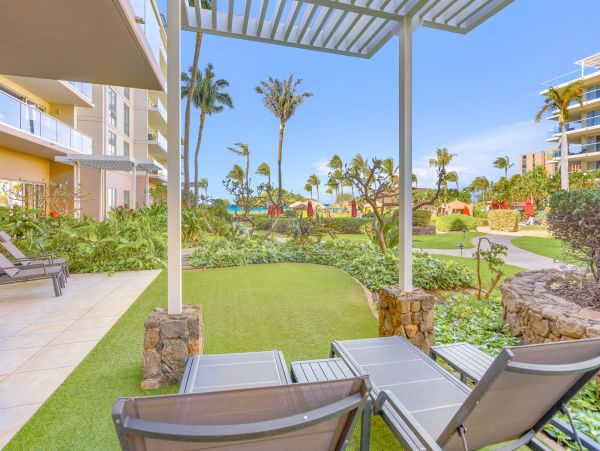 Maui Oceanfront Vacation Rental Luxury Resort Suite with Ocean Views