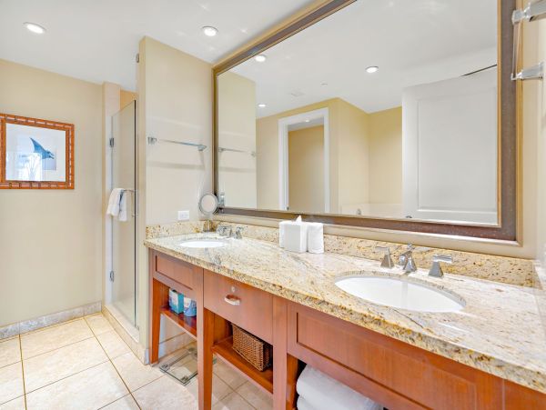 Maui Oceanfront Vacation Rental Luxury Resort Suite with Ocean Views