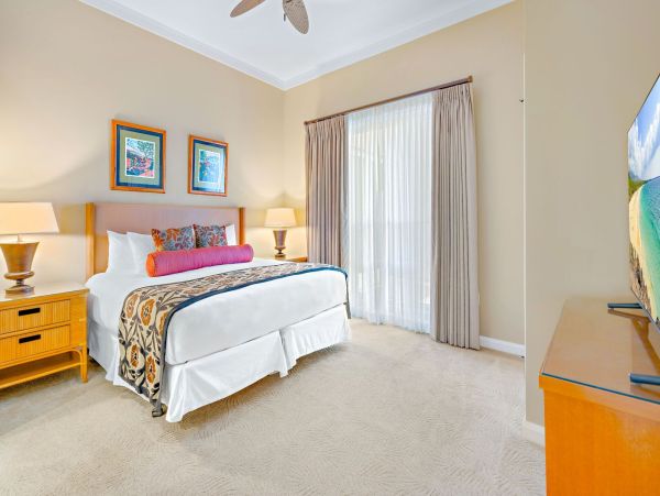 Maui Oceanfront Vacation Rental Luxury Resort Suite with Ocean Views