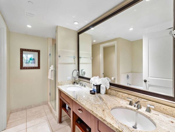Maui Oceanfront Vacation Rental Luxury Resort Suite with Ocean Views