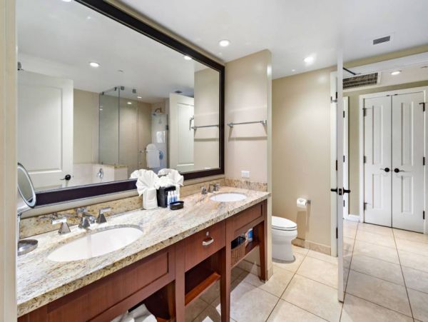 Maui Oceanfront Vacation Rental Luxury Resort Suite with Ocean Views