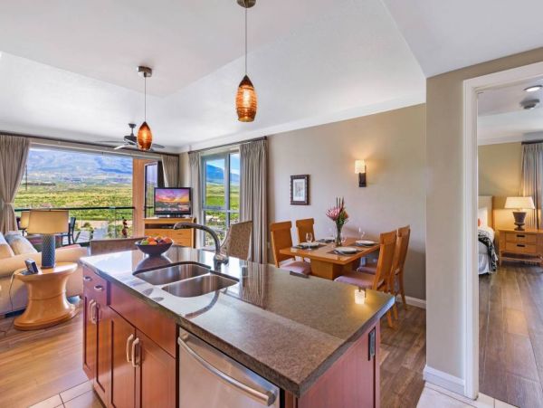 Luxury Kaanapali Vacation Penthouse with Ocean Views