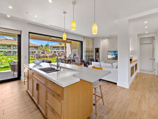 Luxurious 6 Bedroom Vacation Condo Sleeps 16 Guests