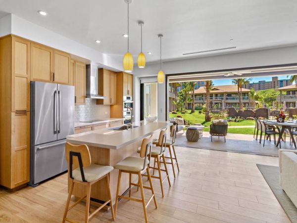 Amazing 6 Bedroom Lahaina Luxury Villa/Condo