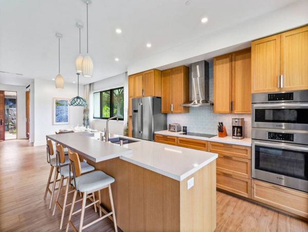 Luxury Maui Six Bedroom Splendor