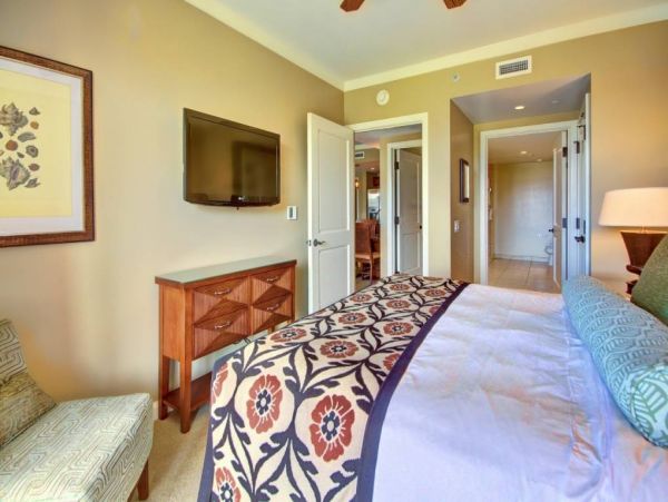 West Side Deluxe/   Partial Ocean with Epic Mountain Views