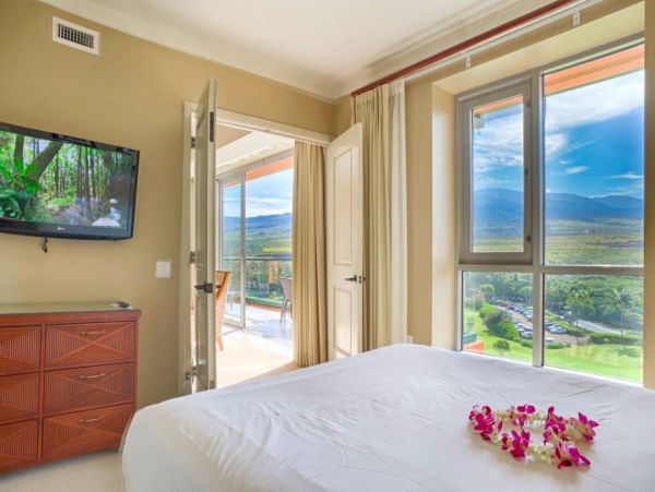 West Side Deluxe/   Partial Ocean with Epic Mountain Views