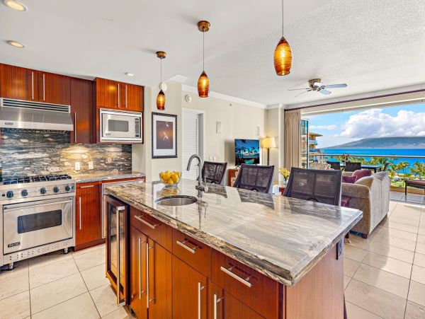 Luxury 6 Bedroom Vacation Rental Sleeps 16 Guests