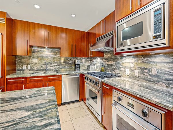 Luxury 6 Bedroom Vacation Rental Sleeps 16 Guests