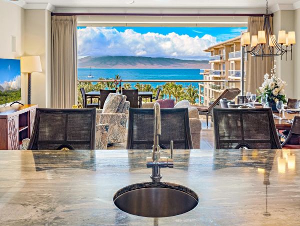 Luxury 6 Bedroom Vacation Rental Sleeps 16 Guests