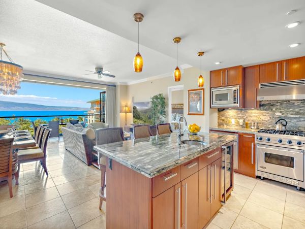 Luxury 6 Bedroom Vacation Rental Sleeps 16 Guests