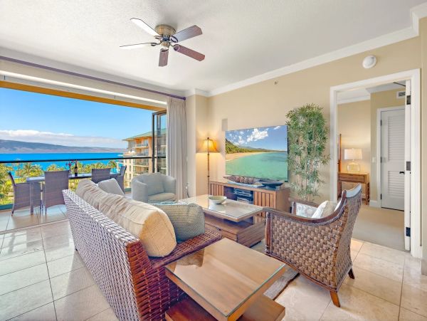 Luxury 6 Bedroom Vacation Rental Sleeps 16 Guests