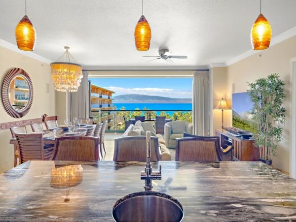 Luxury 6 Bedroom Vacation Rental Sleeps 16 Guests
