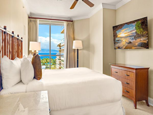 Luxury 6 Bedroom Vacation Rental Sleeps 16 Guests