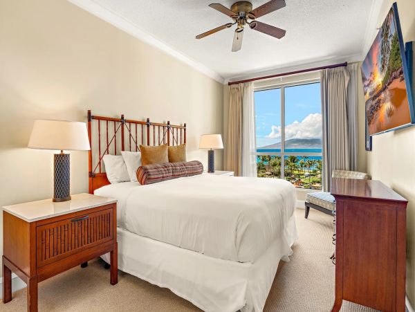Luxury 6 Bedroom Vacation Rental Sleeps 16 Guests