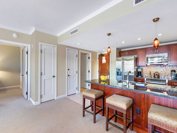Luxury Oceanview Suites in Maui - Perfect for Families & Groups