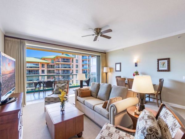 Luxury Oceanview Suites in Maui - Perfect for Families & Groups