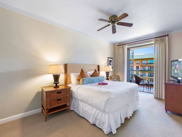 Luxury Oceanview Suites in Maui - Perfect for Families & Groups