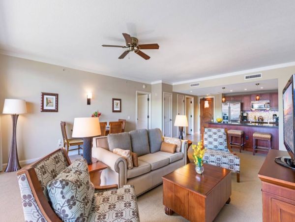 Luxury Oceanview Suites in Maui - Perfect for Families & Groups
