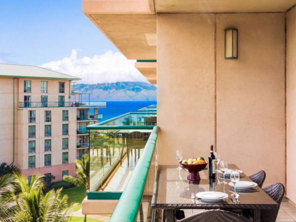 Luxury Oceanview Suites in Maui - Perfect for Families & Groups