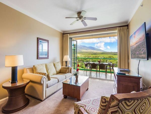 Luxury Oceanview Suites in Maui - Perfect for Families & Groups