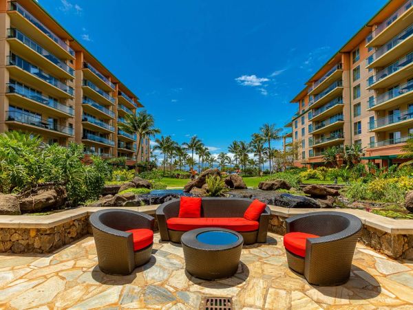 Maui Luxury Vacation Rental - 3-Bedroom Kaanapali Resort Tandem Suite