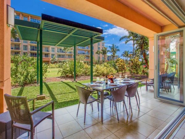 Gorgeous Ground Floor Resort Unit - Steps to Beach