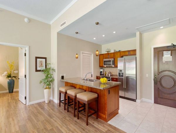 Gorgeous Ground Floor Resort Unit - Steps to Beach