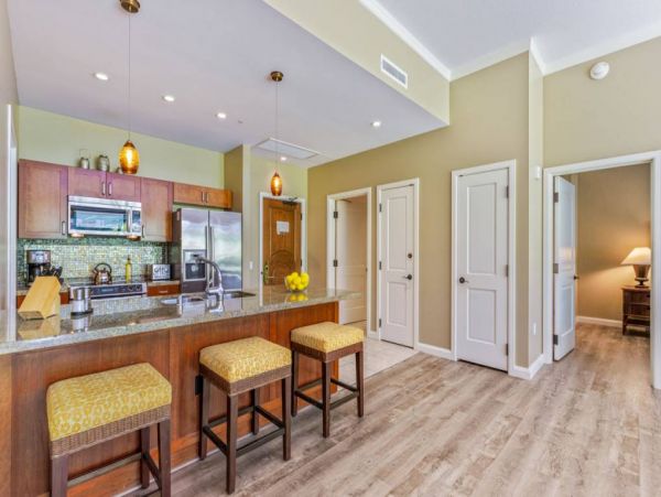 Gorgeous Ground Floor Resort Unit - Steps to Beach