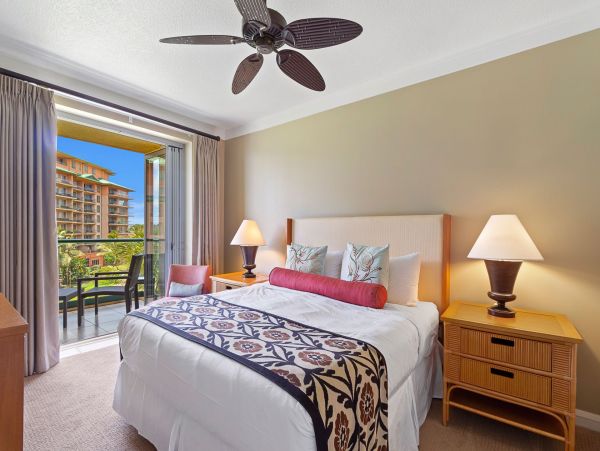 Luxury 4 bedroom Condo with Ocean View in Kaanapali