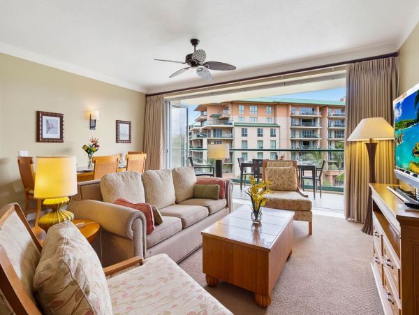 Luxury 4 bedroom Condo with Ocean View in Kaanapali