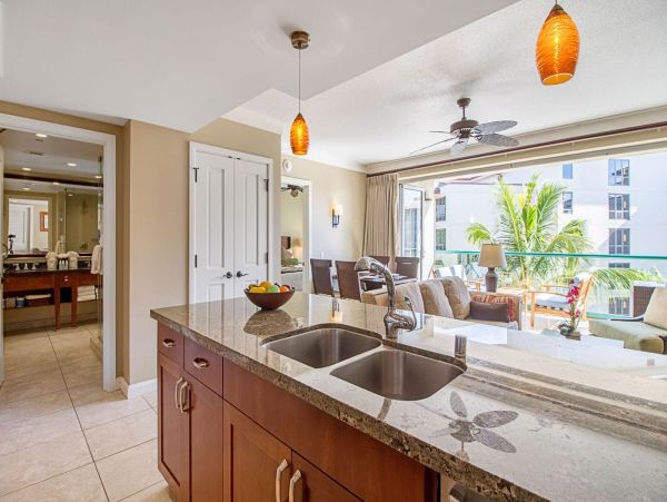Maui Combined Accommodation Sleeps up to 10 Guests- Beach