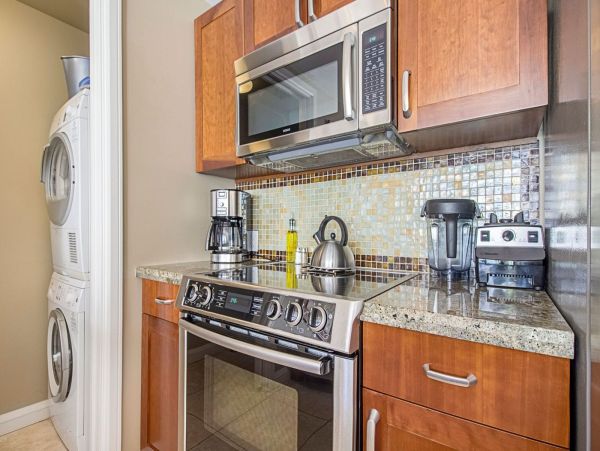Maui Combined Accommodation Sleeps up to 10 Guests- Beach