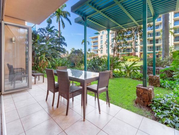 Maui Luxury Beachfront Vacation Rental - 4-Bedroom Kaanapali Family Suite