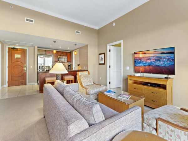 Maui Luxury Beachfront Vacation Rental - 4-Bedroom Kaanapali Family Suite
