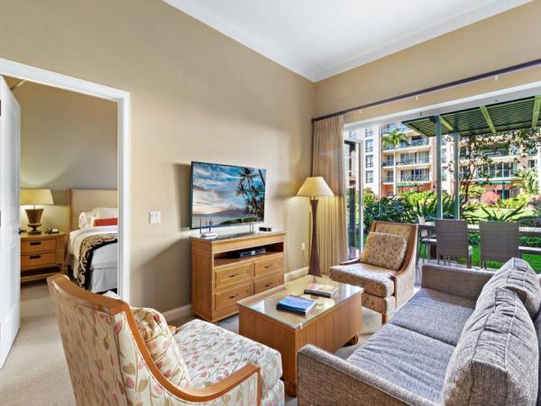 Maui Luxury Beachfront Vacation Rental - 4-Bedroom Kaanapali Family Suite