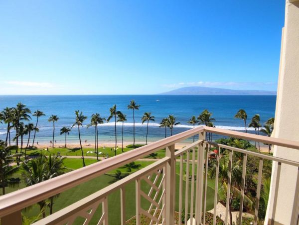 Beachfront 3 Bedroom Condo with Full Ocean View