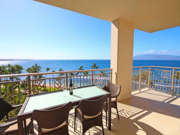 Beachfront 3 Bedroom Condo with Full Ocean View