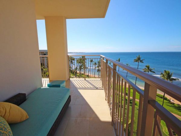 Beachfront 3 Bedroom Condo with Full Ocean View