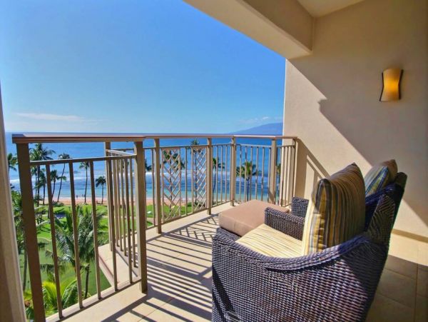 Beachfront 3 Bedroom Condo with Full Ocean View