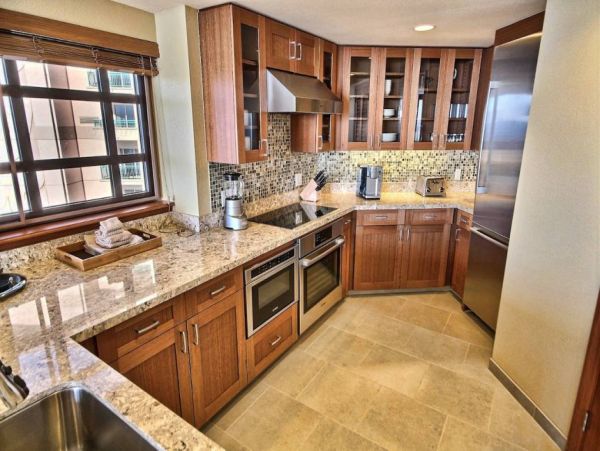 Beachfront 3 Bedroom Condo with Full Ocean View