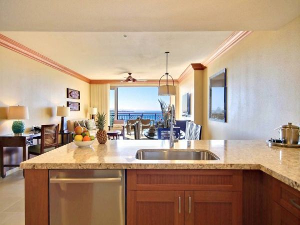 Beachfront 3 Bedroom Condo with Full Ocean View