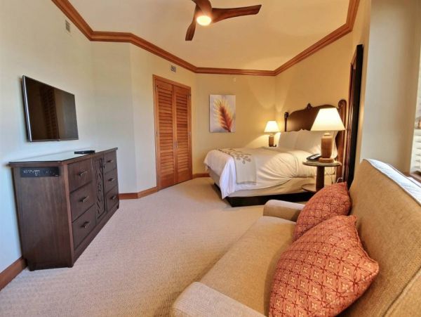 Beachfront 3 Bedroom Condo with Full Ocean View
