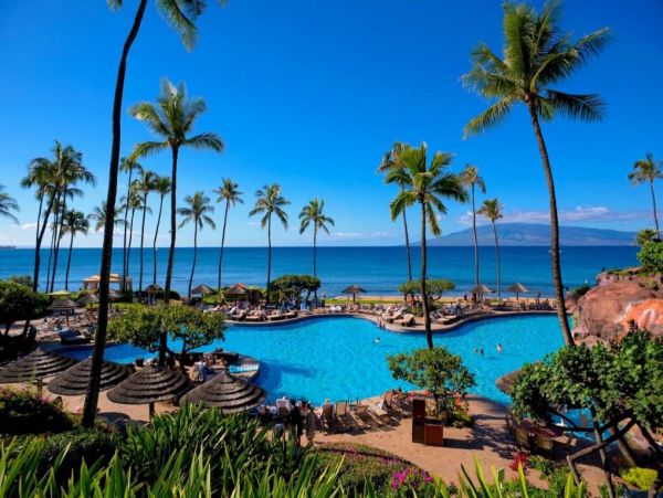 Beachfront 3 Bedroom Condo with Full Ocean View