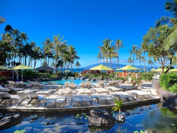 Beachfront 3 Bedroom Condo with Full Ocean View
