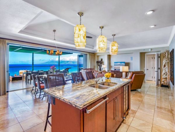 Three Bedroom Luxury Maui Penthouse- Views Views!