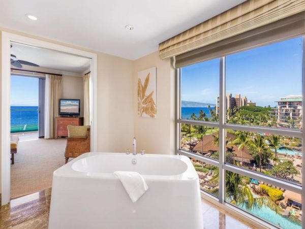 Three Bedroom Luxury Maui Penthouse- Views Views!