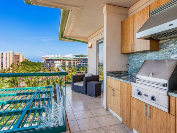 Three Bedroom Luxury Maui Penthouse- Views Views!